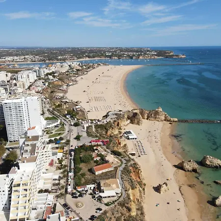 Premium By Algest Apartman